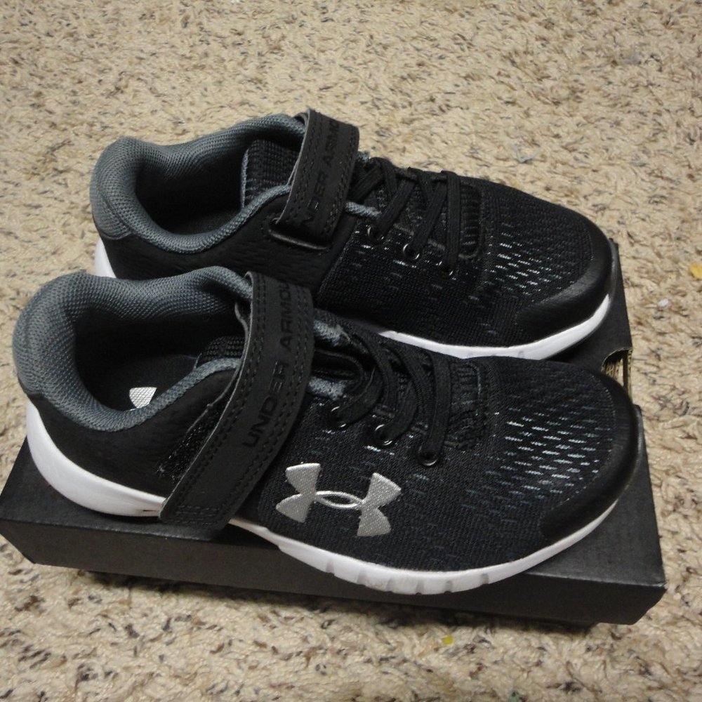 Under Armour UA PS Pursuit BC AC Shoes Size 11.5K